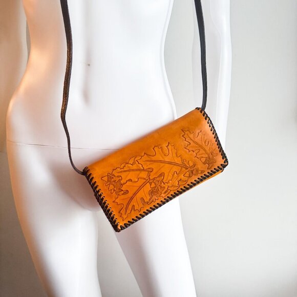 Vintage Leather Hand Tooled Leaf Acorn Print Wallet on A strap Crossbody - Picture 8 of 10
